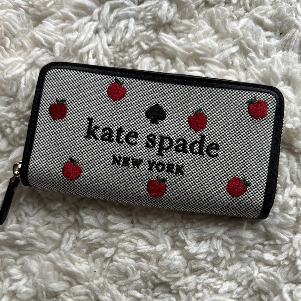 🆕 Kate‎ Spade Wallet